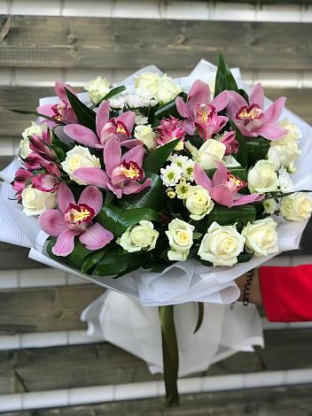 Букет цветов из: Розы и Хризантемы в Новобурейский
