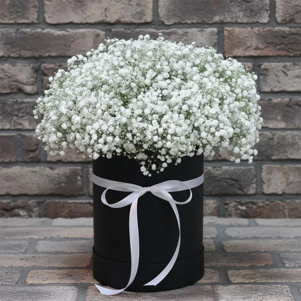 Цветочная композиция из Гипсофила в шляпной коробке в Новобурейский