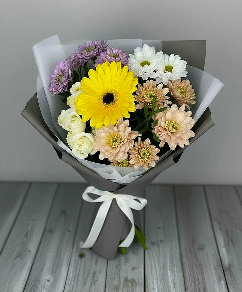 Букет цветов из: Розы, Герберы и Хризантемы в Новобурейский