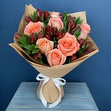 Букет цветов из:  Розы и Альстромерии в Новобурейский