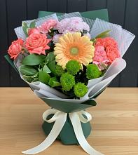 Букет цветов из:  Гвоздики, Розы, Герберы и Хризантемы #REPLACE_PRED# Новобурейский