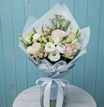 Букет цветов из:  Розы и Лизиантусы в Новобурейский