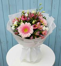 Букет цветов из:  Герберы, Альстромерии и Лизиантусы в Новобурейский