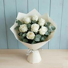 Букет Белые розы в Эвкалипте в Новобурейский