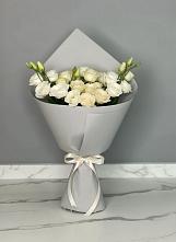 Букет цветов из:  Розы и Лизиантусы в Новобурейский